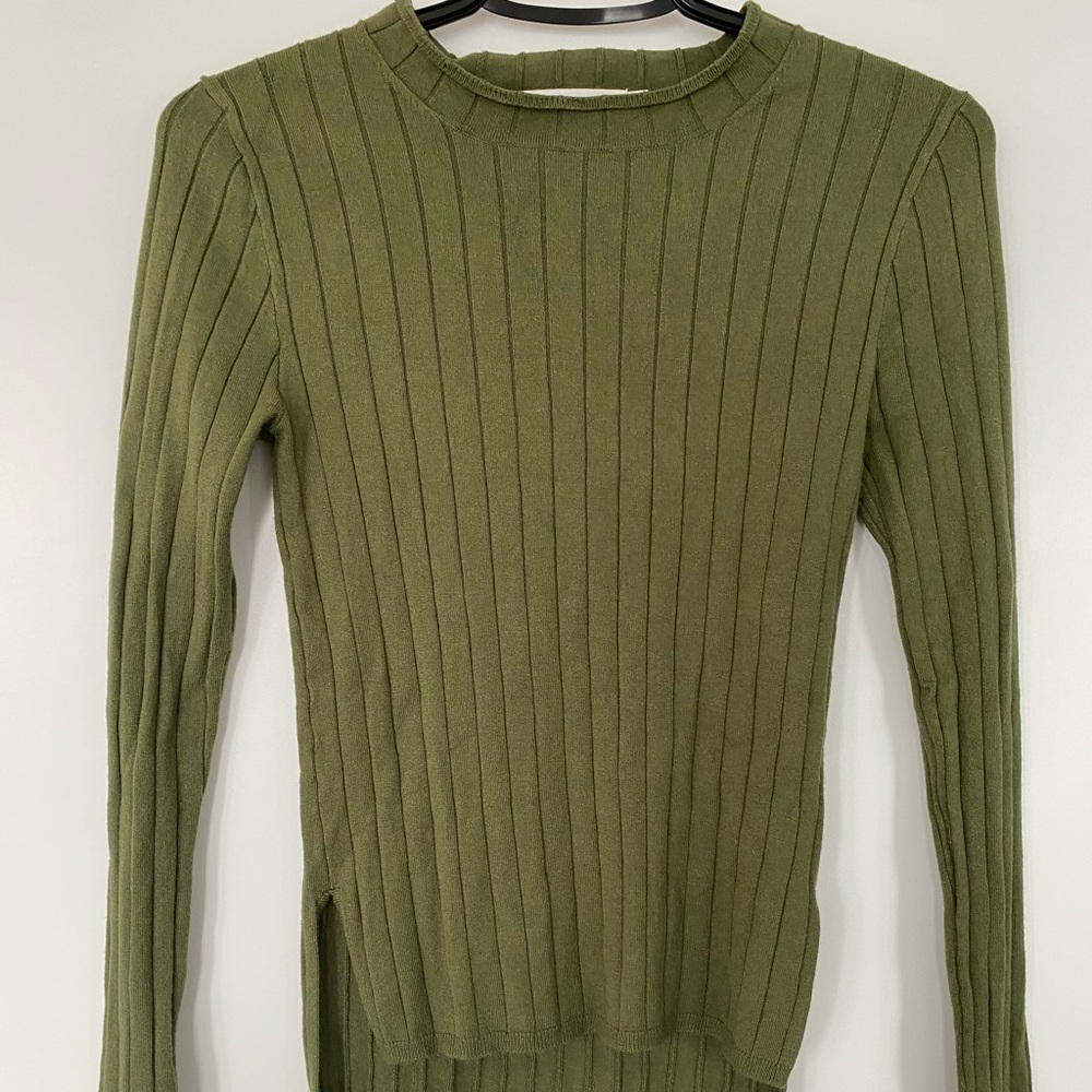 Moussy olive top